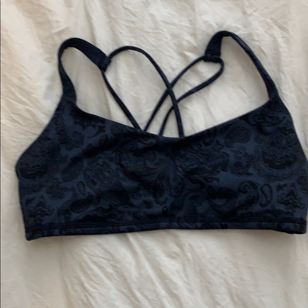 Lululemon sports bra